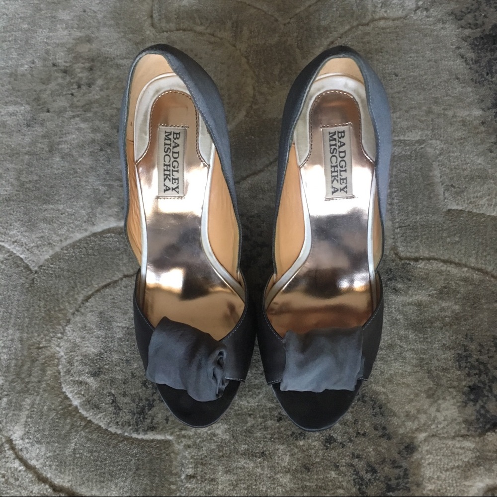Baffled Mischka Peep Toe Heels